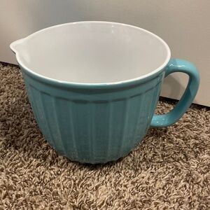 Ceramic mixing bowl